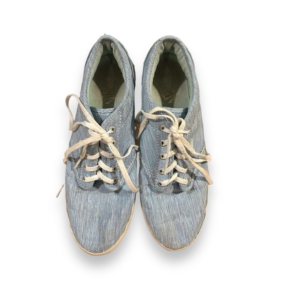 Vans Shoes - Vans Blue canvas lace up low top sneakers